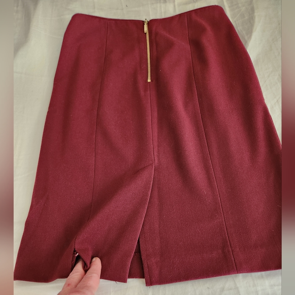 A Lot of 3 Skirts Ann Taylor and H&M - Picture 9 of 13